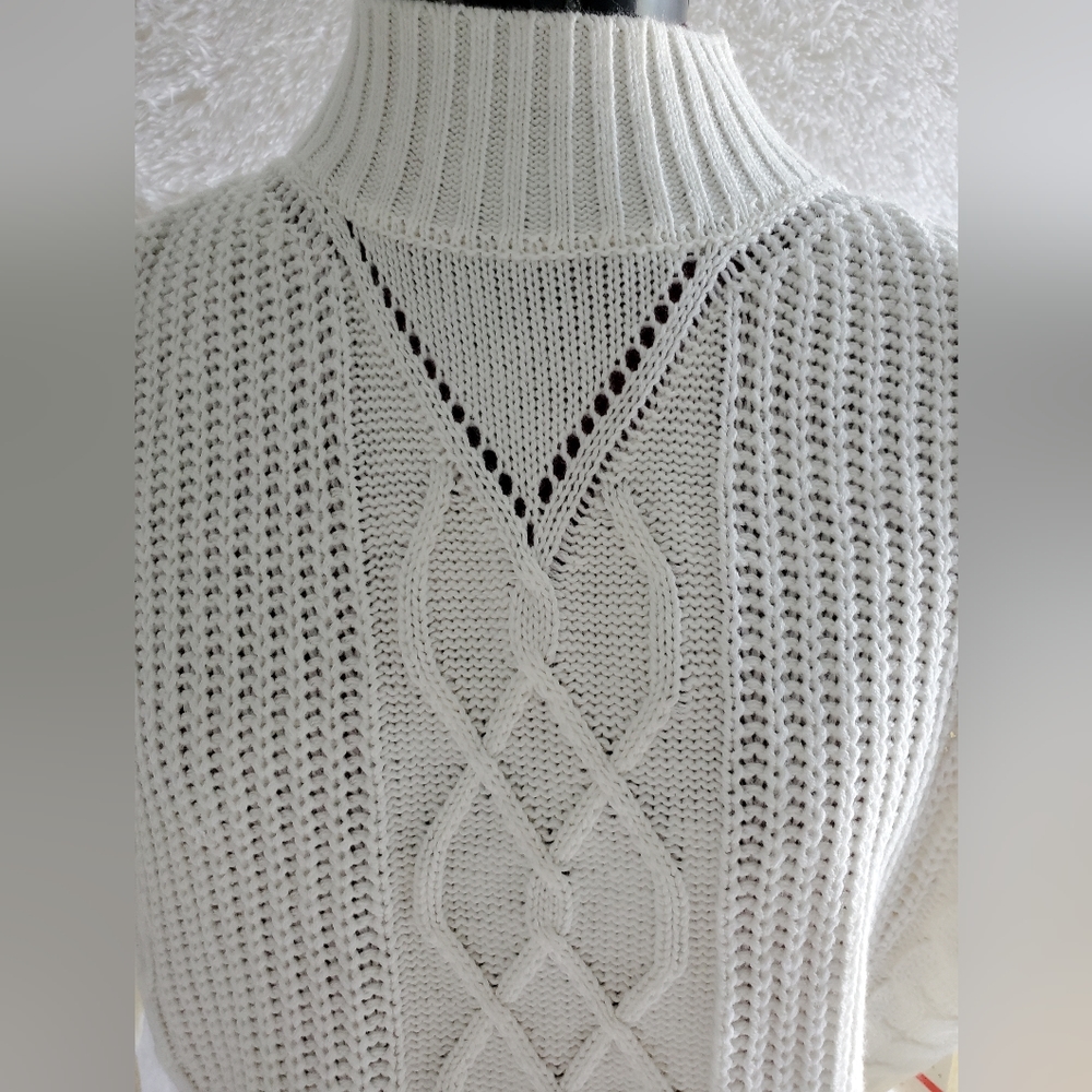 American Rag pullover sweater. Size XS